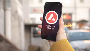 Das Bild zeigt das Avalanche-Logo auf einem Smartphone