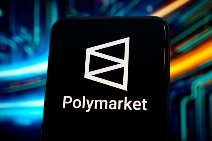 Polymarket Logo vor einem Chart