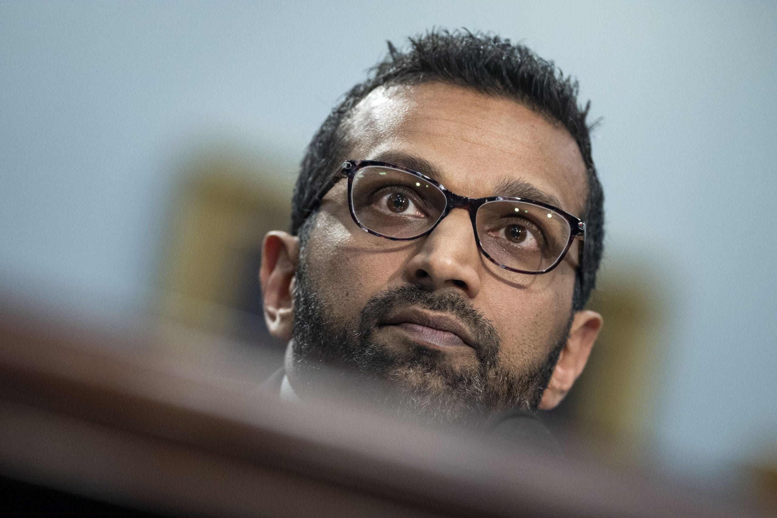 Kash Patel in Anzug bei Anhörung