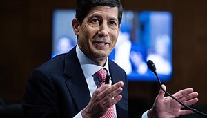 Das Bild zeigt Fed-Chef Kevin Warsh bei seiner Anhörung vor dem Bankenausschuss des US-Senats am 15. Juli 2026.