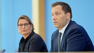 Bundesjustizministerin Dr. Stefanie Hubig und Bundesfinanzminister Lars Klingbeil