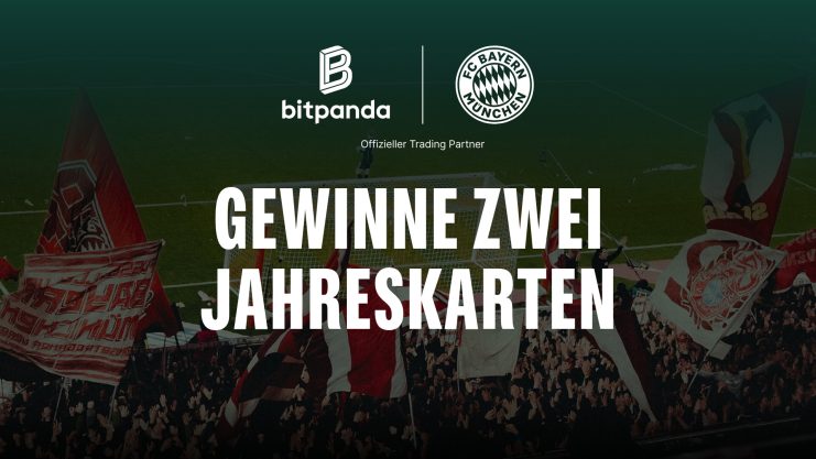Bitpanda und FC Bayern Logo vor Fankurve mit dem Schriftzug Gewinne zwei Jahreskarten