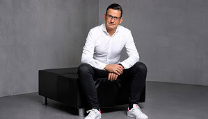 Das Bild zeigt Christian W. Röhl