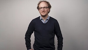 Das Bild zeigt Dr. Johannes Geyer