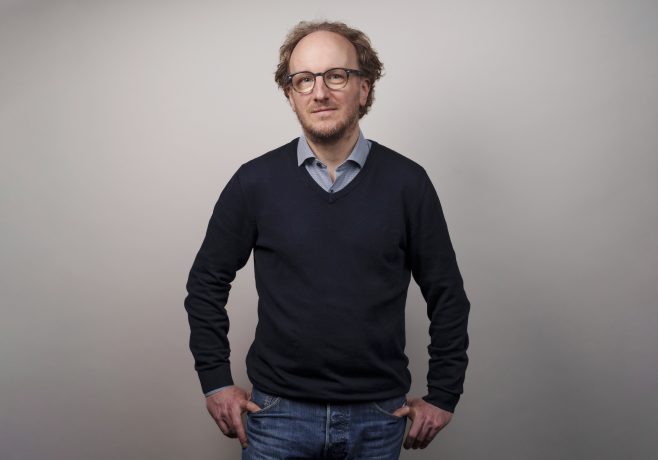Das Bild zeigt Dr. Johannes Geyer