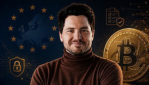 Trezor-CEO vor Bitcoin-Münze und EU-Fahne