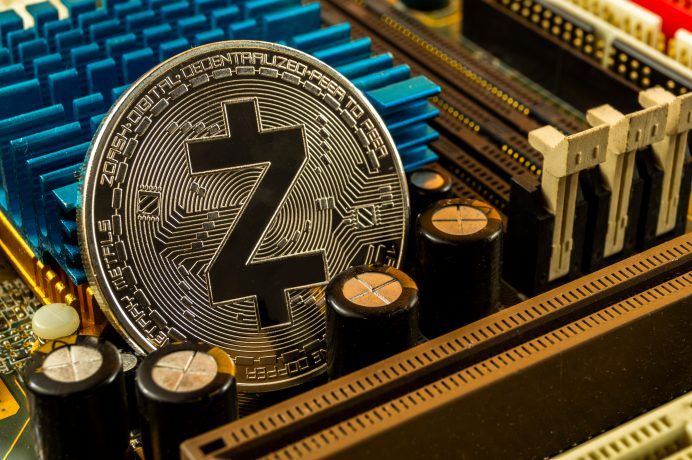Eine Nahaufnahme einer ZCash-Münze.