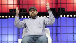 Das Bild zeigt Cardano-Gründer Charles Hoskinson