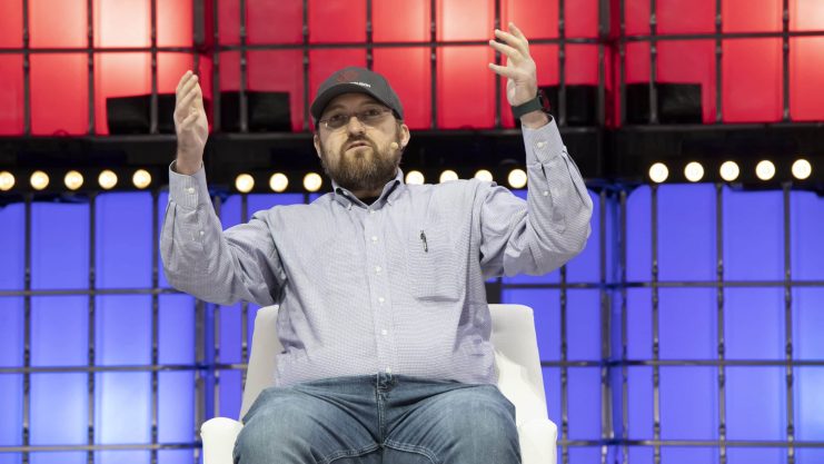 Das Bild zeigt Cardano-Gründer Charles Hoskinson