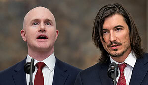 Coinbase-Chef Armstrong neben Vlad Tenev von Robinhood.