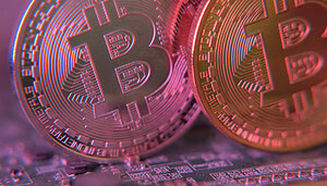 Zwei Bitcoin-Münzen