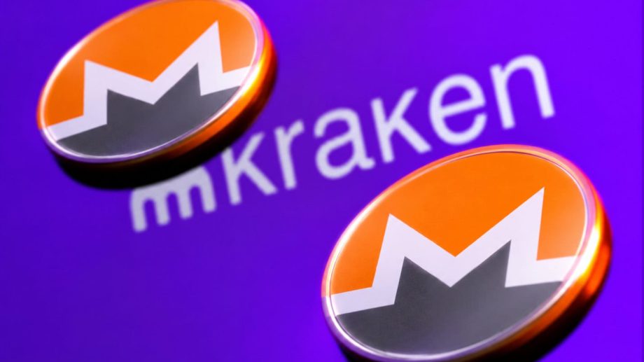 Zwei Monero Münzen auf lila Hintergrund mit Kraken Schriftzug