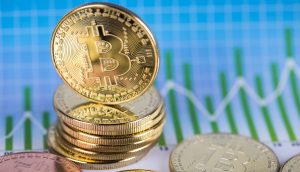 Das Bild zeigt Bitcoin-Münzen