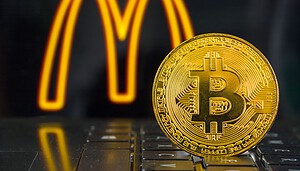 Bitcoin vor McDonalds-Logo