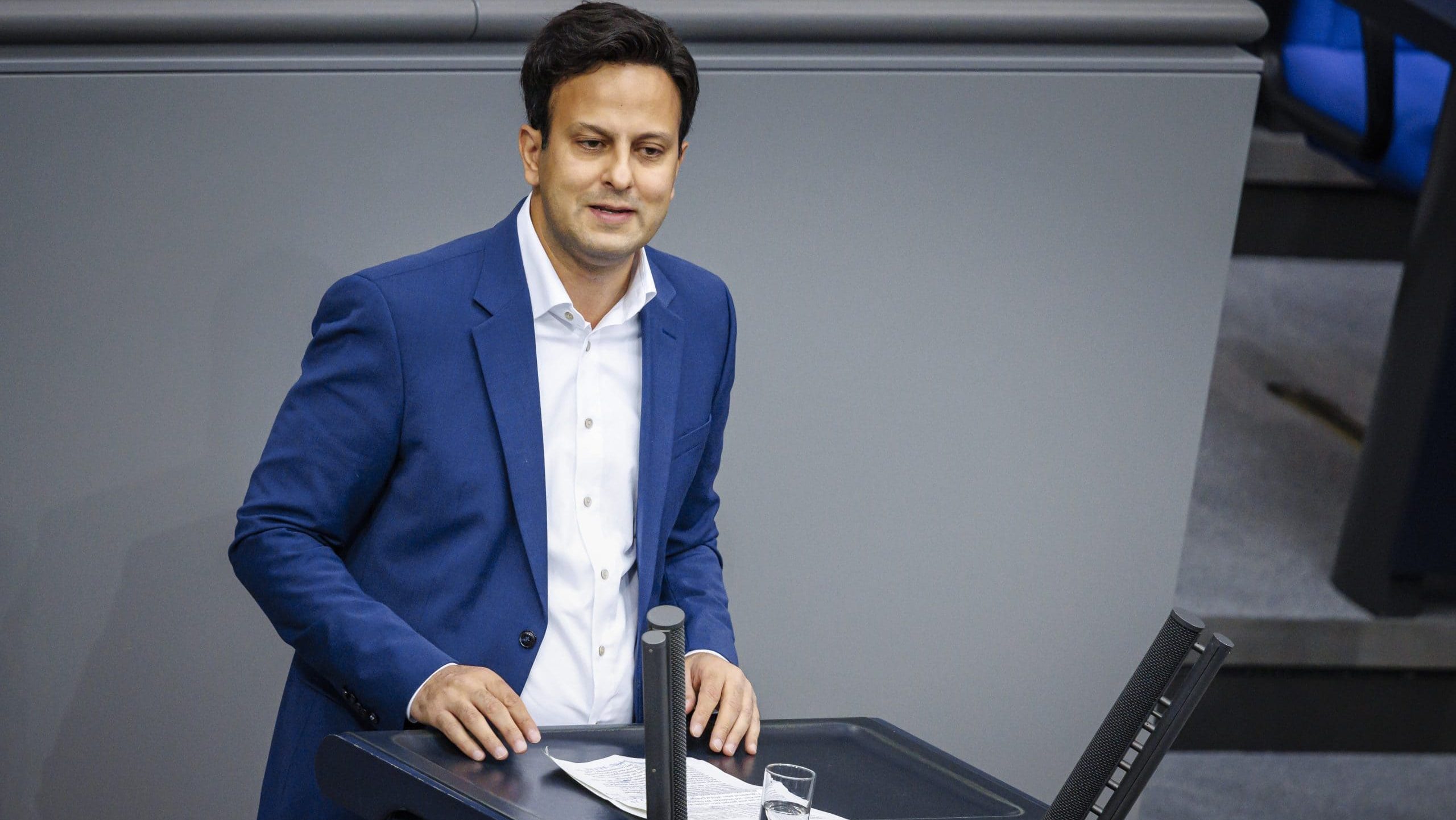 Das Bild zeigt Parsa Marvi