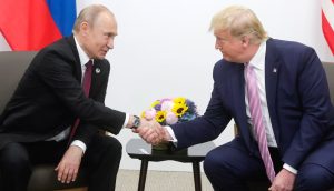 Das Bild zeigt Putin und Trump