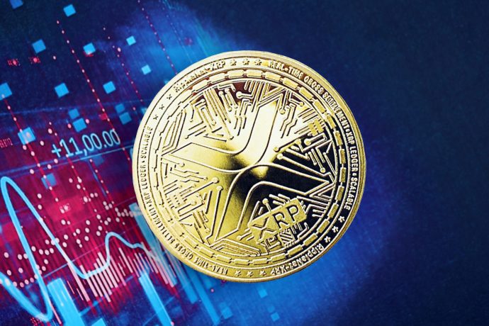 Ein XRP-Coin vor einem blauen Hintergrund